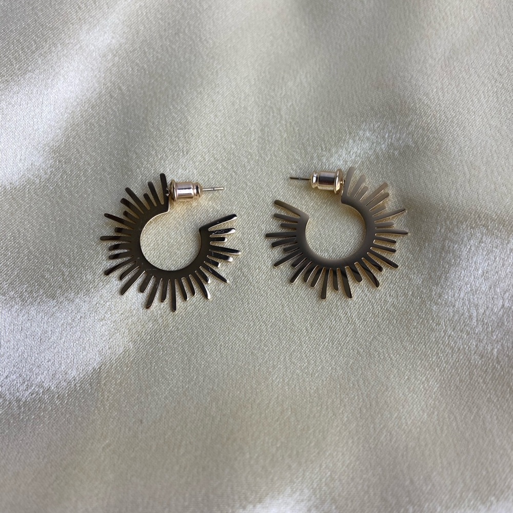 14K Gold Platted Sun Earrings - Picture 1 of 3